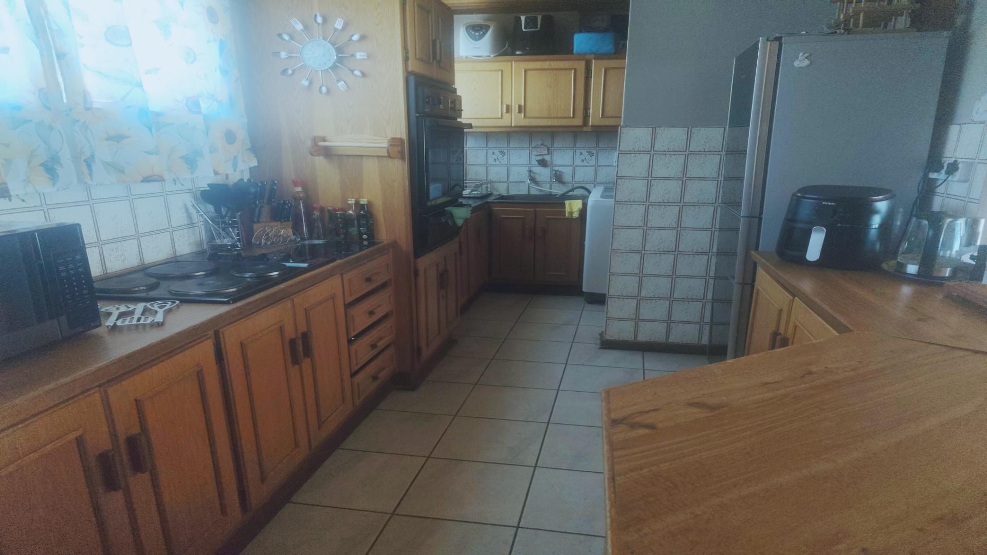Kitchen of property in Pellissier