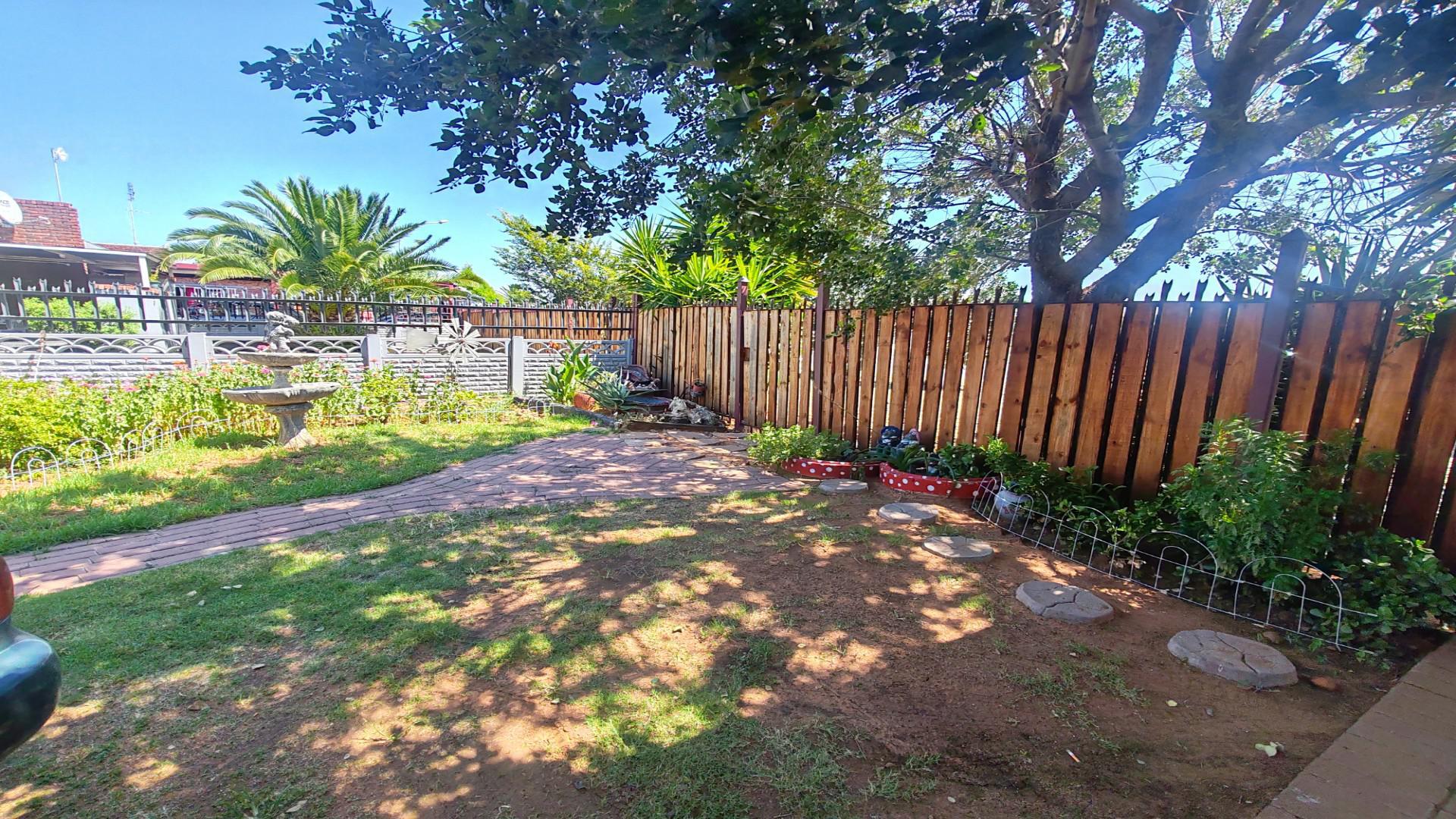 Garden of property in Pellissier