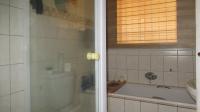 Bathroom 1 - 6 square meters of property in Greenhills