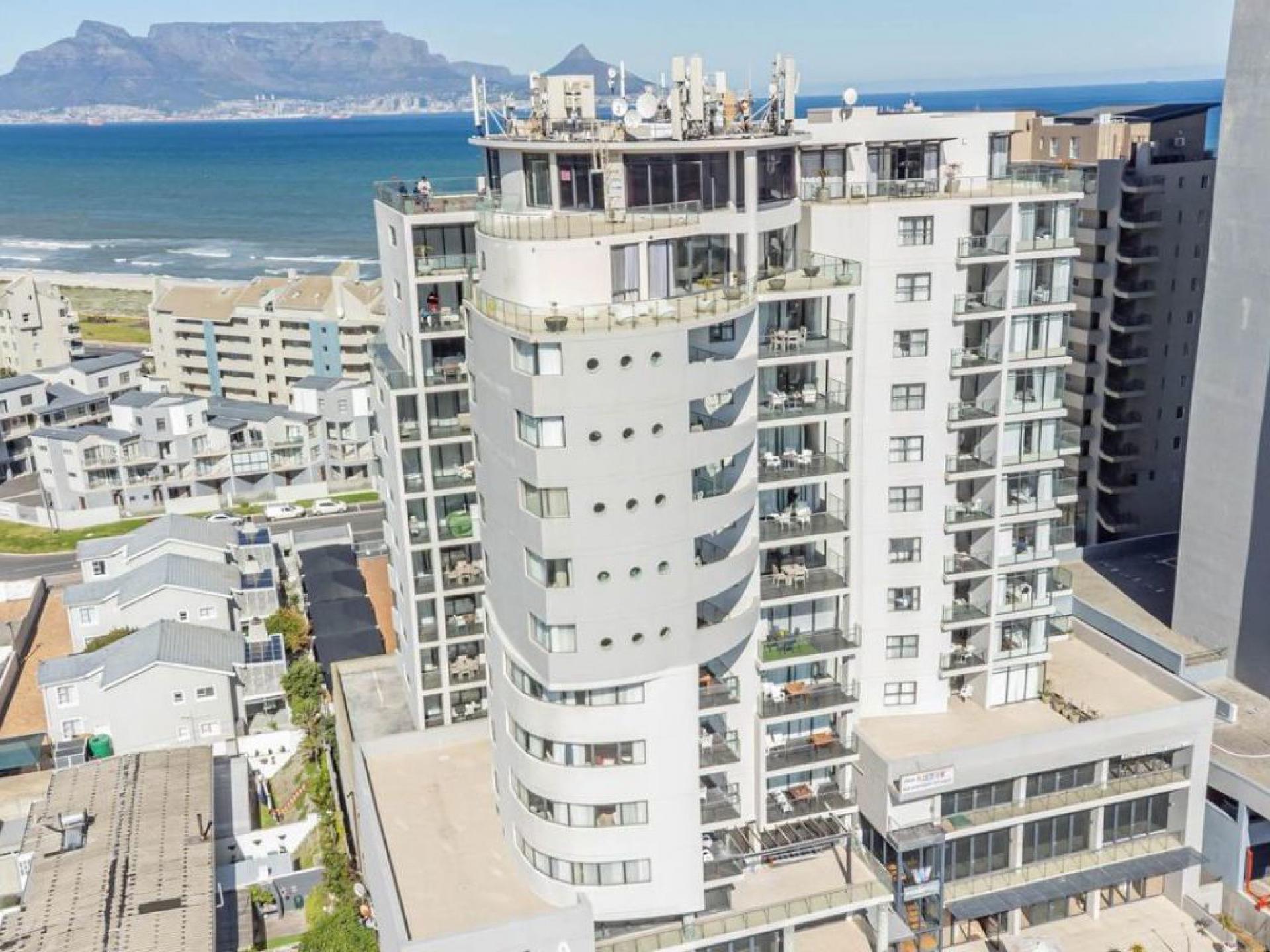  of property in Bloubergstrand