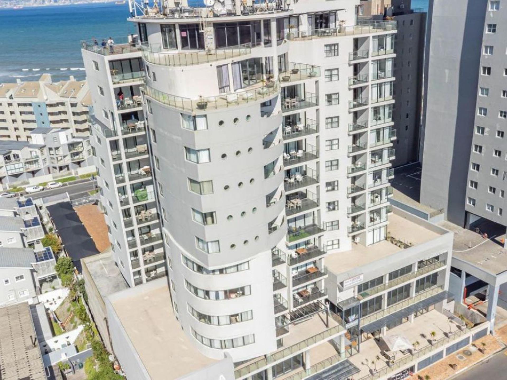  of property in Bloubergstrand