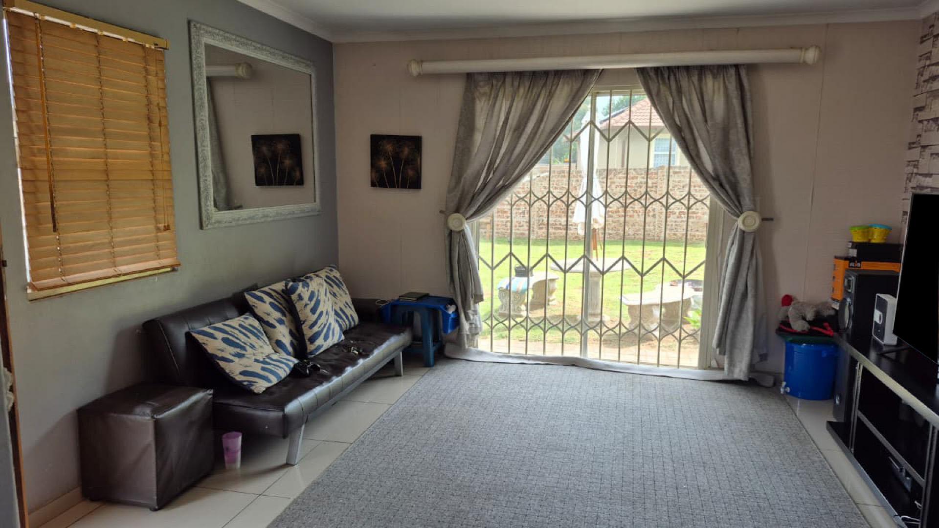 Lounges of property in Cloverdene