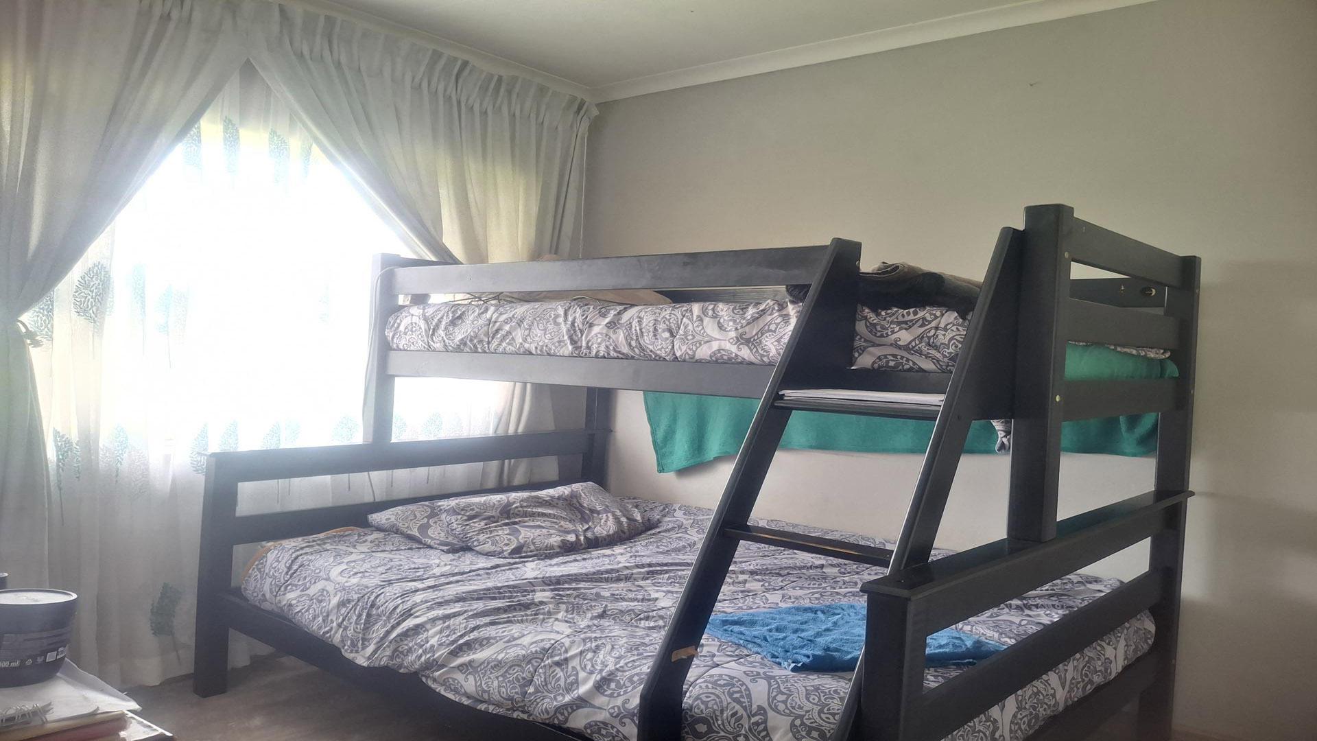 Bed Room 3 of property in Witpoortjie