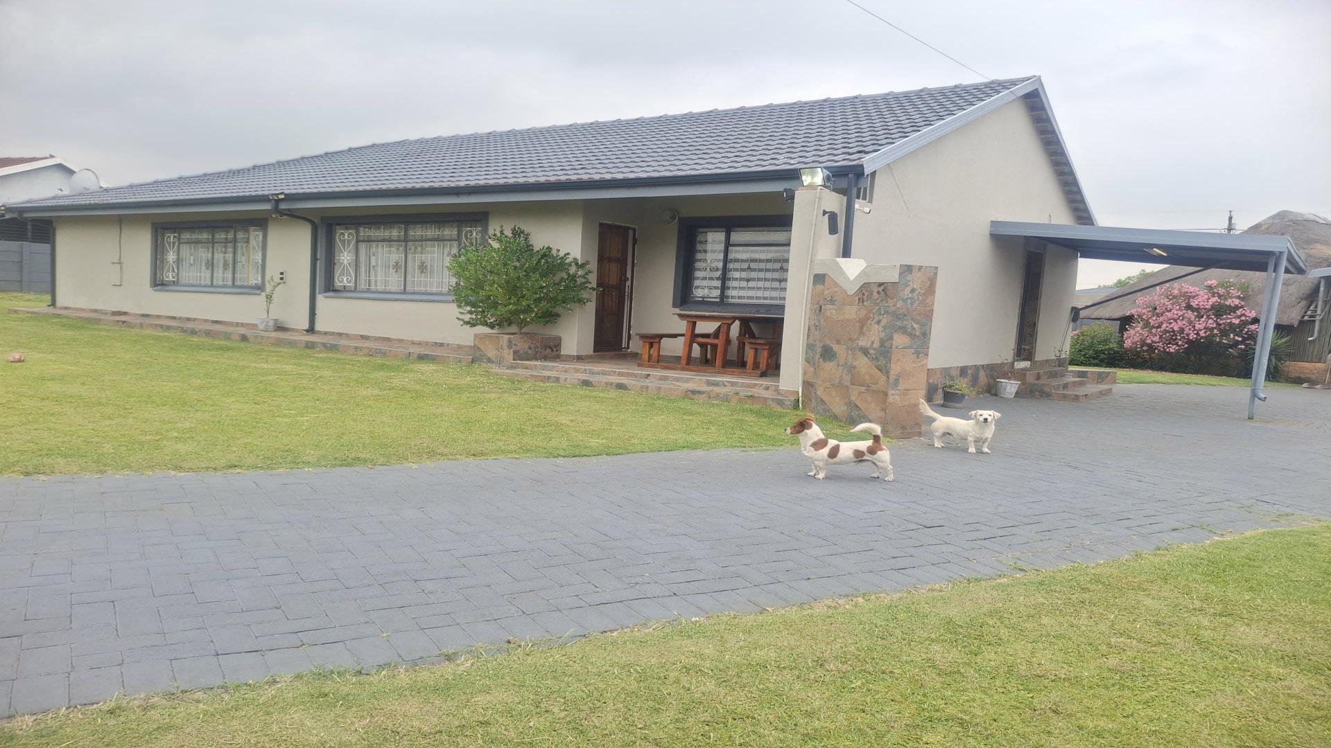 Front View of property in Witpoortjie