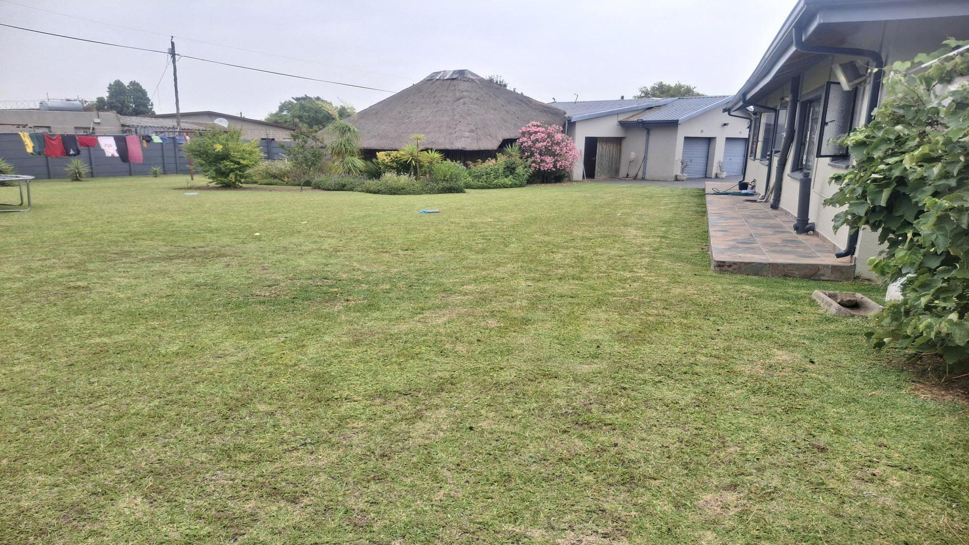 Backyard of property in Witpoortjie