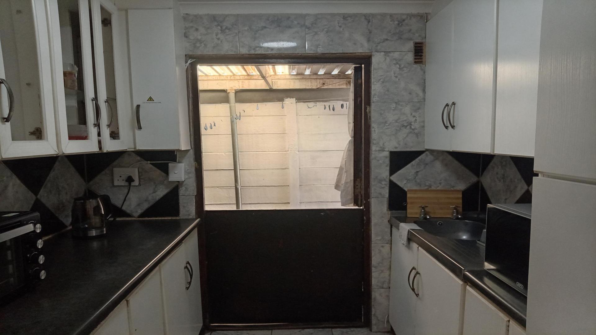 Kitchen of property in New Eastridge