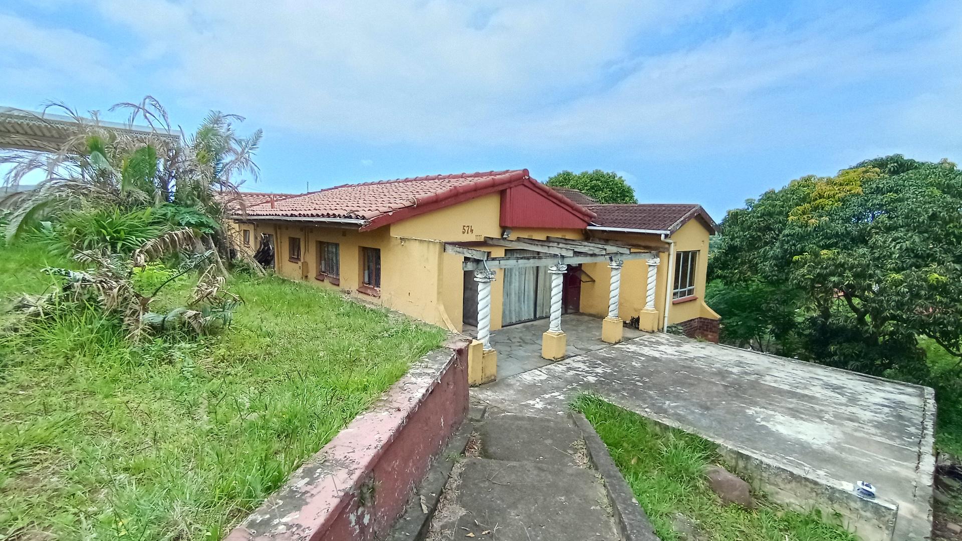 Backyard of property in Umlazi