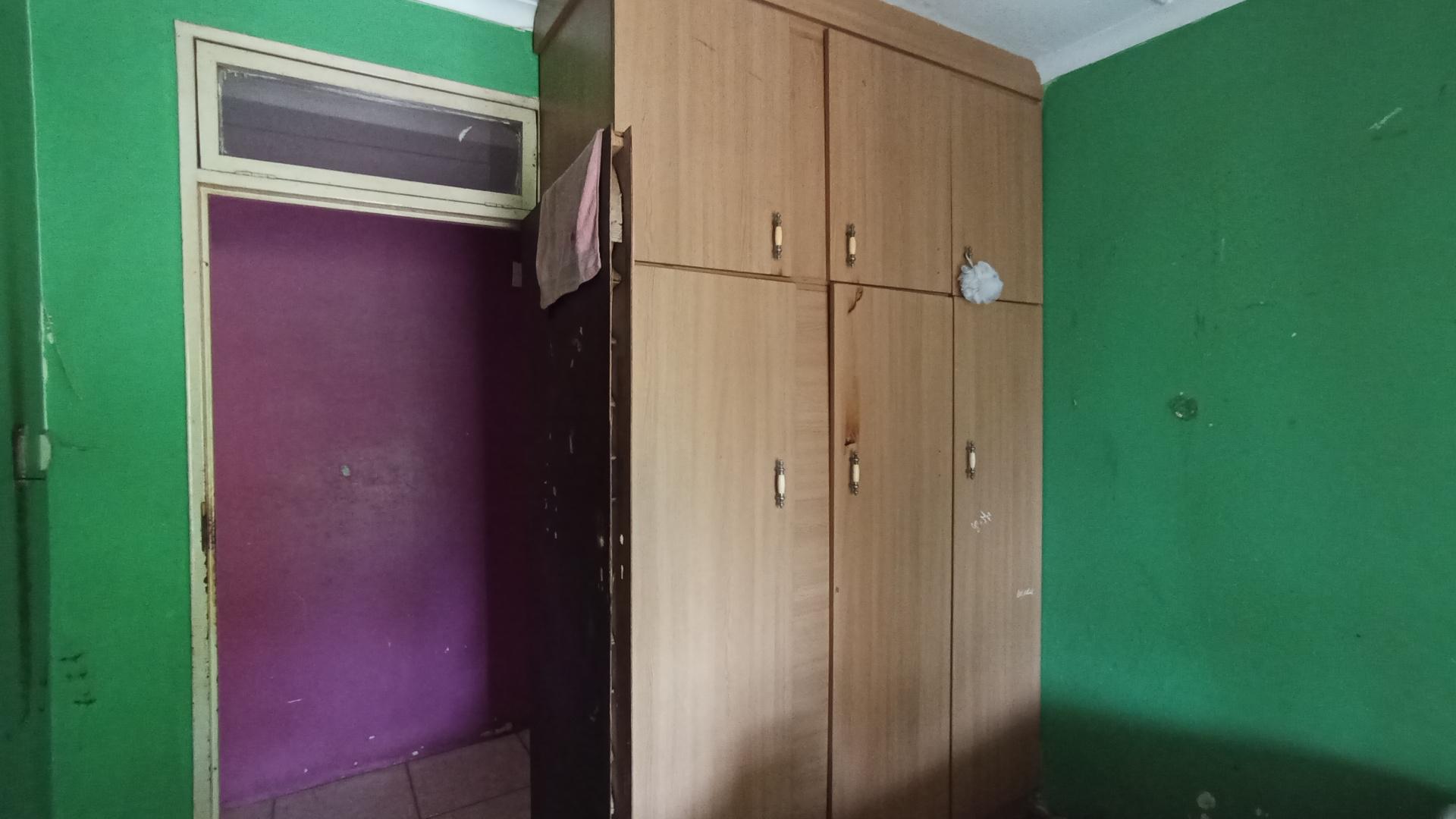 Bed Room 2 - 11 square meters of property in Umlazi