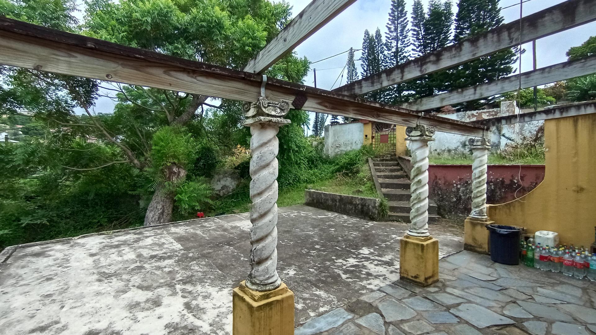 Patio - 31 square meters of property in Umlazi