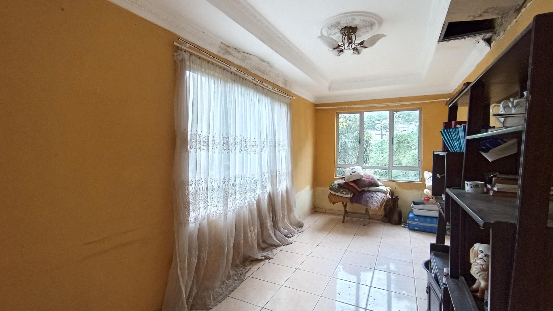 TV Room - 18 square meters of property in Umlazi
