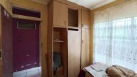 Bed Room 1 - 11 square meters of property in Umlazi