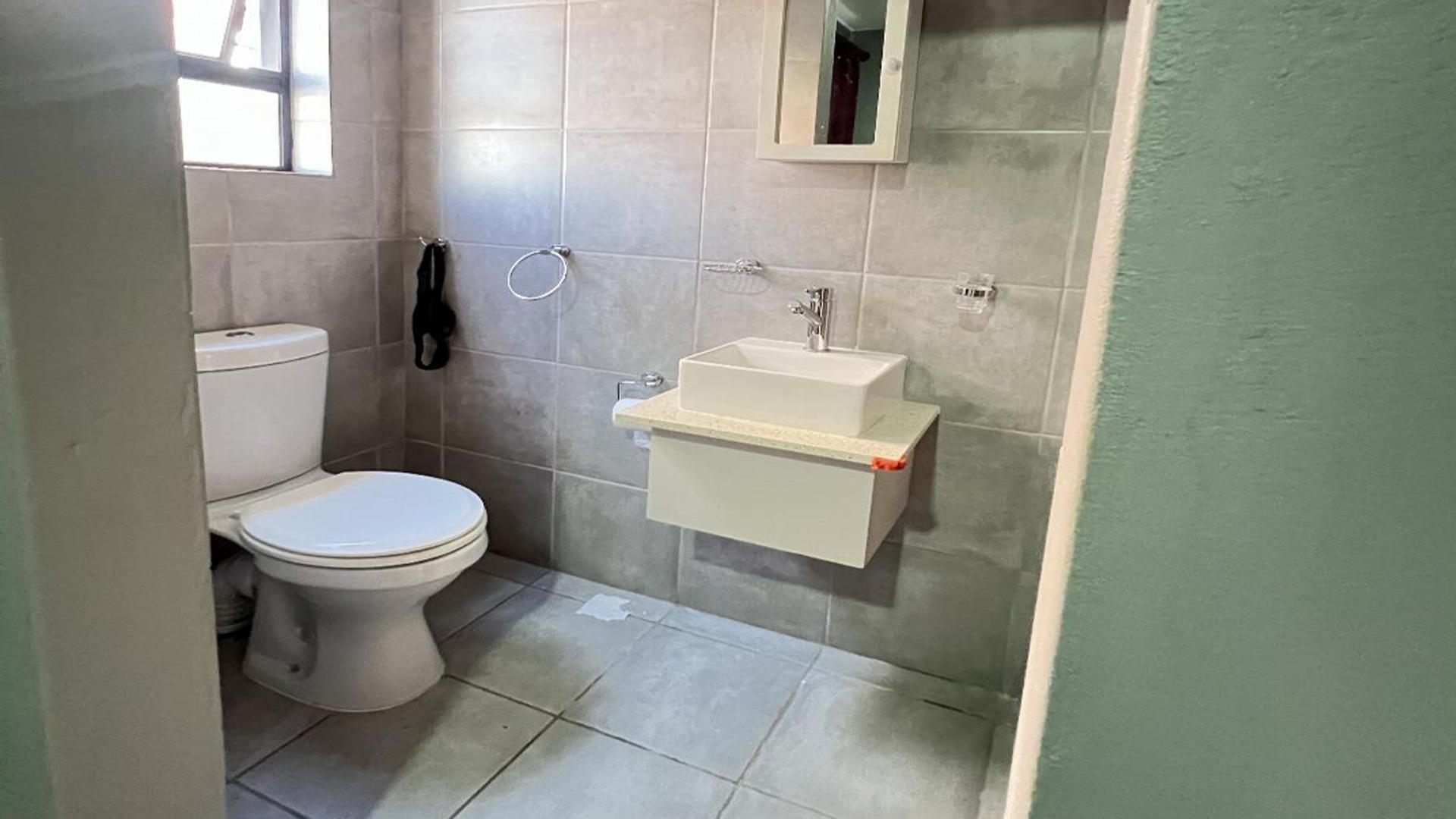 Bathroom 1 of property in Witpoortjie