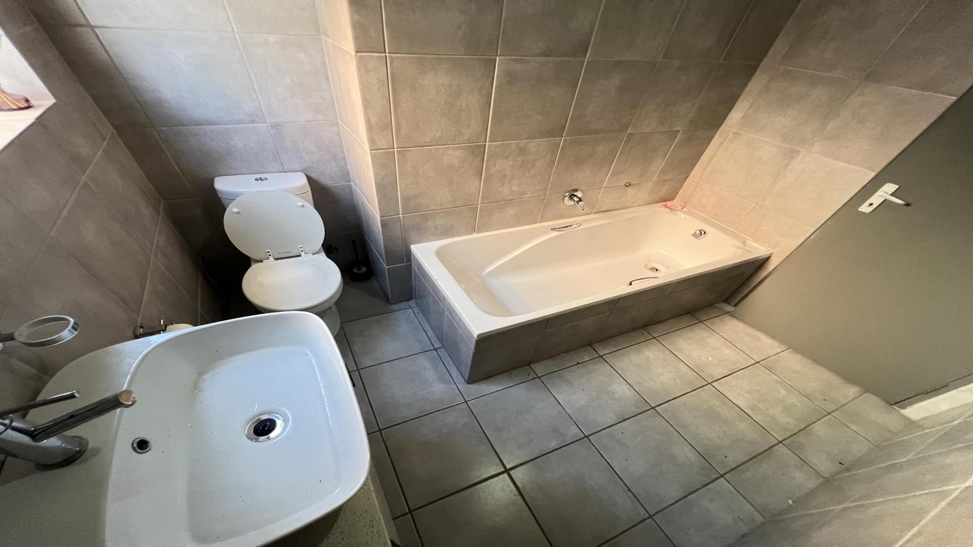 Bathroom 2 of property in Witpoortjie