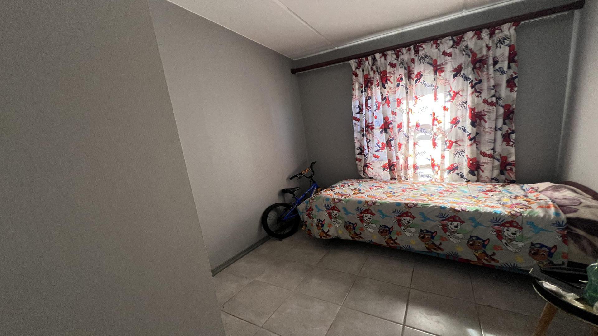 Bed Room 2 of property in Witpoortjie