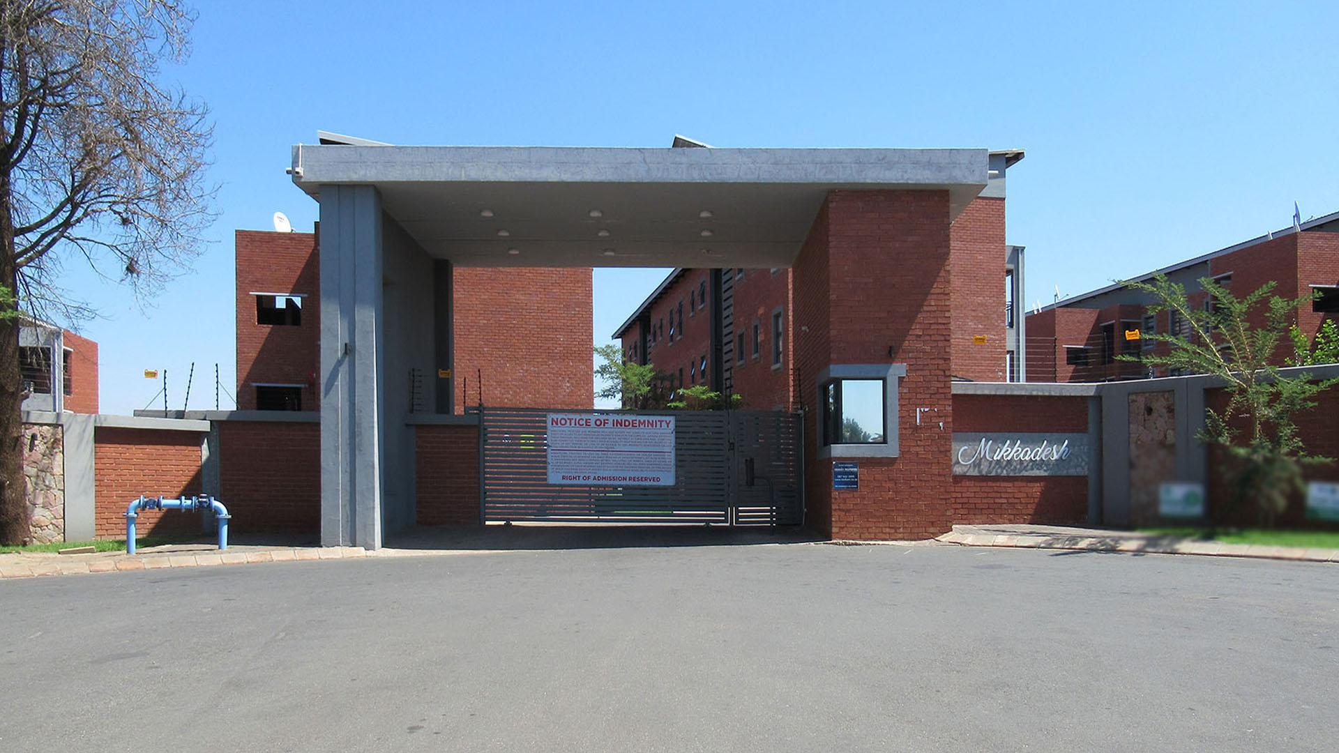 Front View of property in Witpoortjie