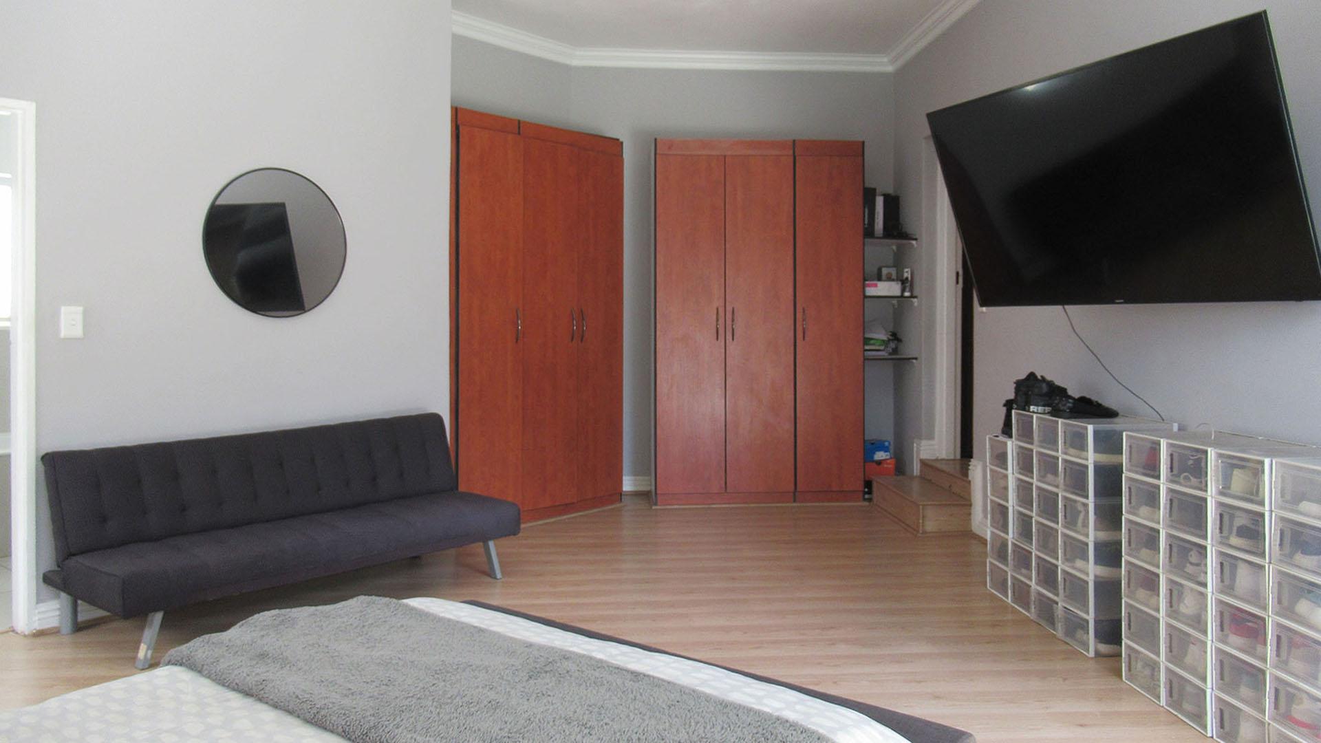 Bed Room 1 - 36 square meters of property in Fourways