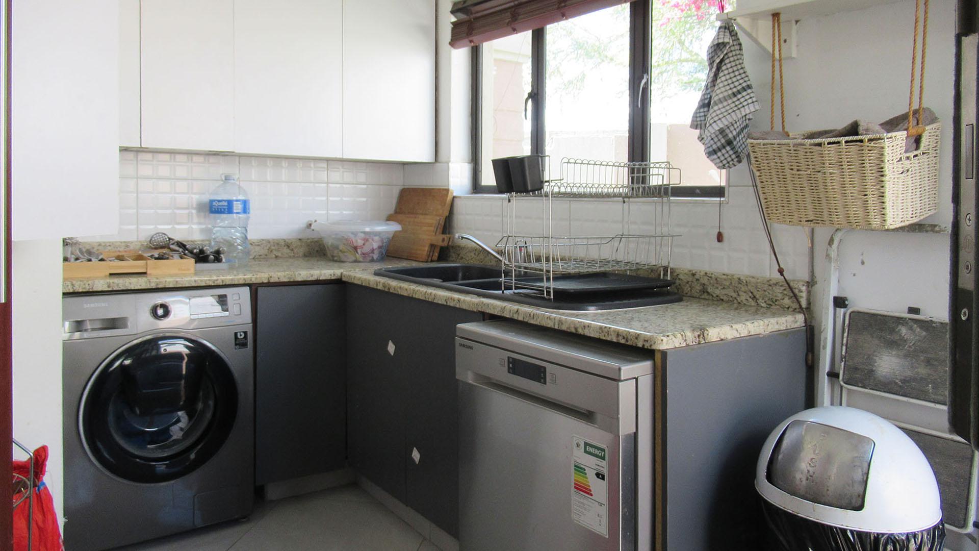 Scullery - 9 square meters of property in Fourways