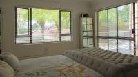 Main Bedroom - 36 square meters of property in Fourways