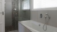 Bathroom 2 - 11 square meters of property in Fourways