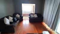 Lounges - 21 square meters of property in Parow East