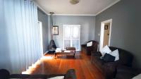 Lounges - 21 square meters of property in Parow East