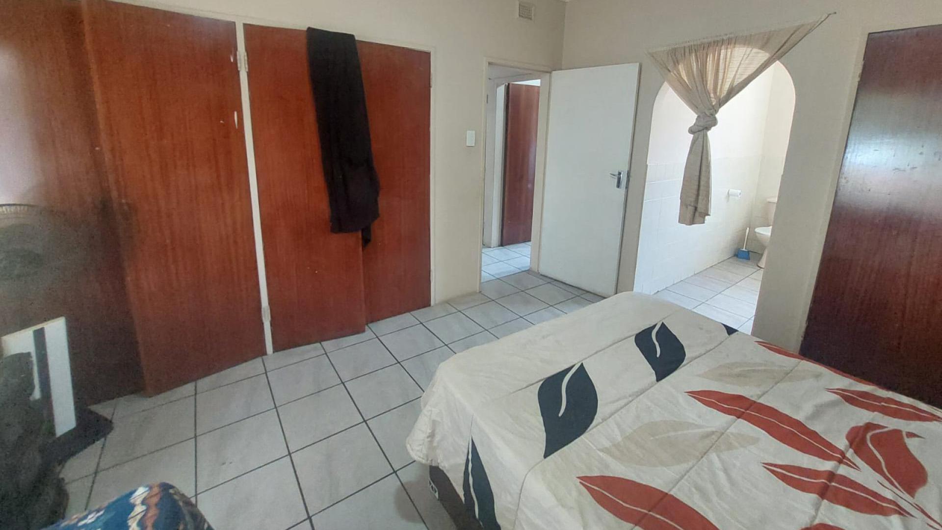 Main Bedroom of property in Potchefstroom