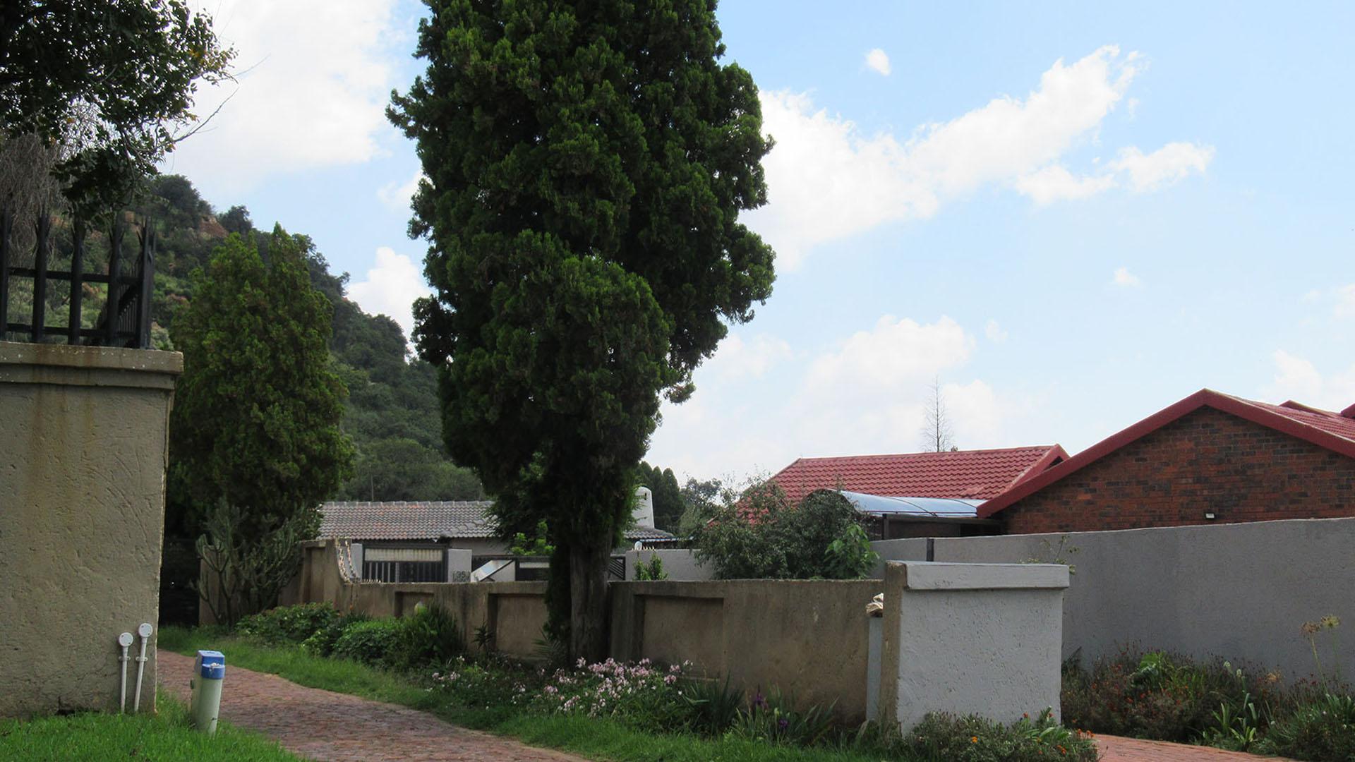 Front View of property in Naturena