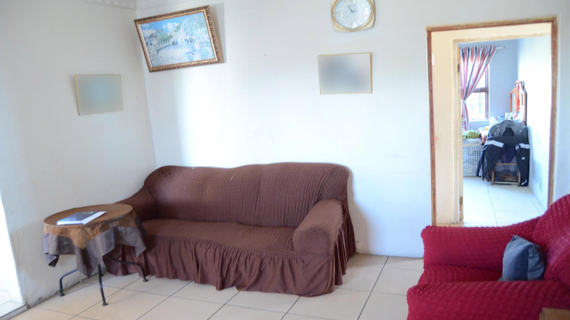 Lounges of property in Kwanonqaba