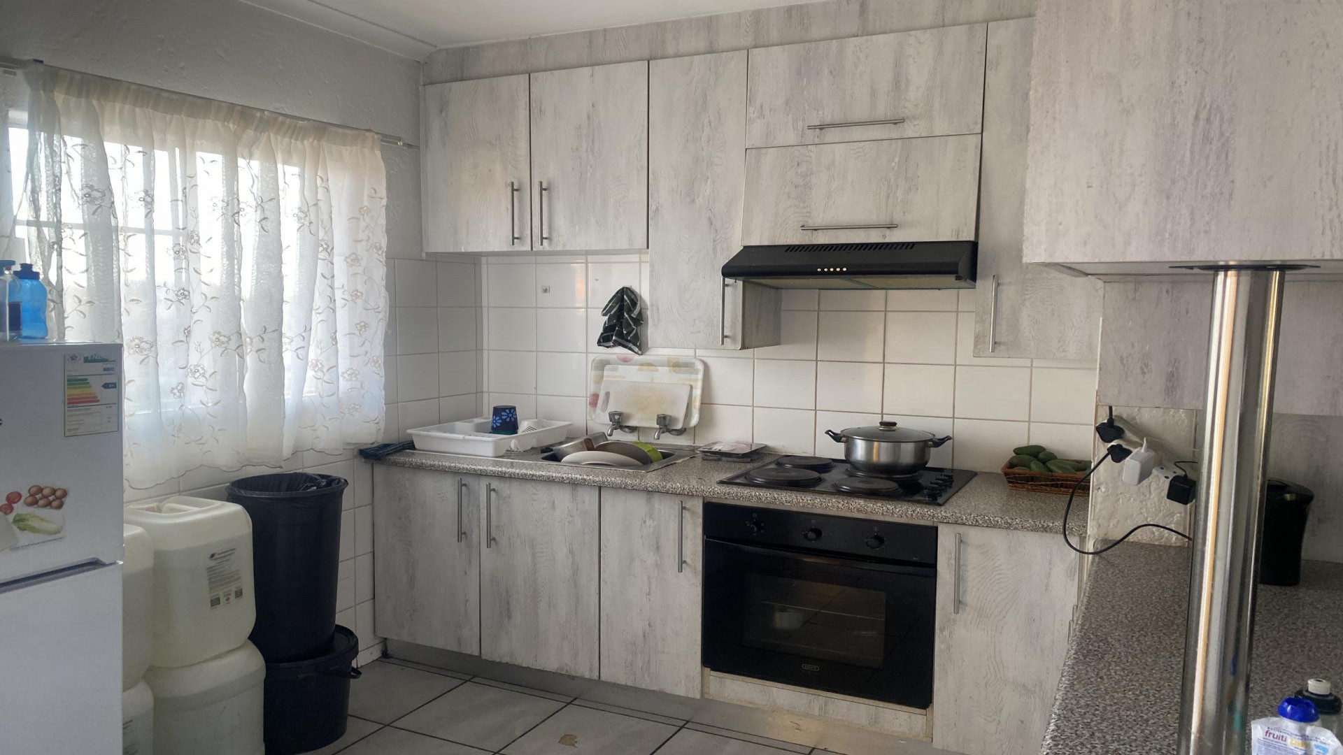 Kitchen of property in Die Hoewes