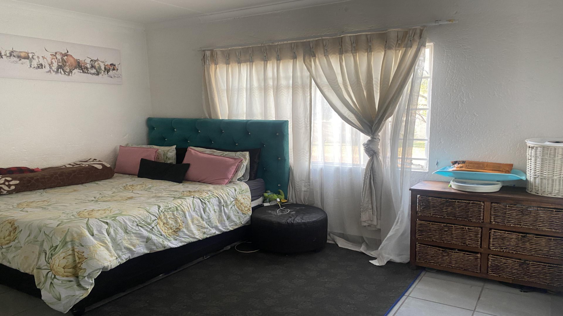 Bed Room 1 of property in Die Hoewes