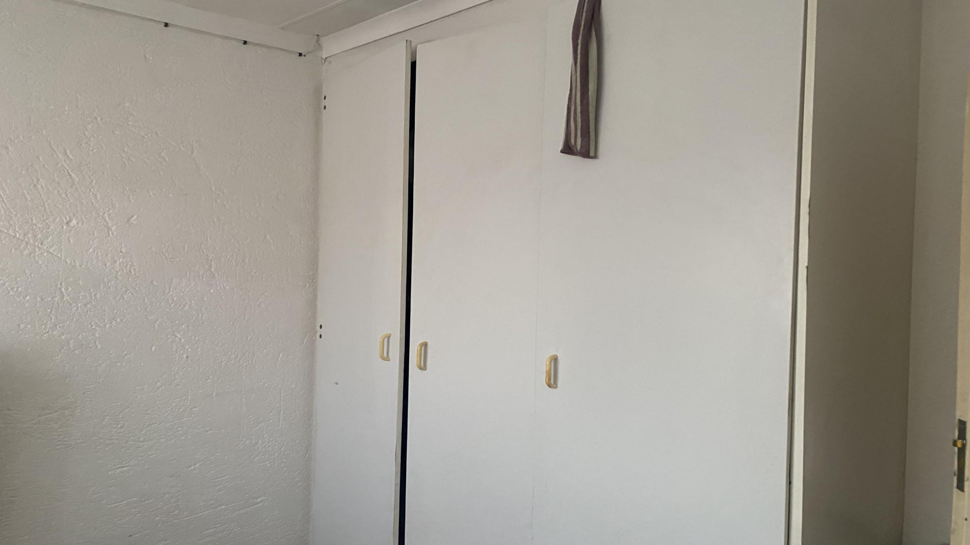 Bed Room 2 of property in Die Hoewes