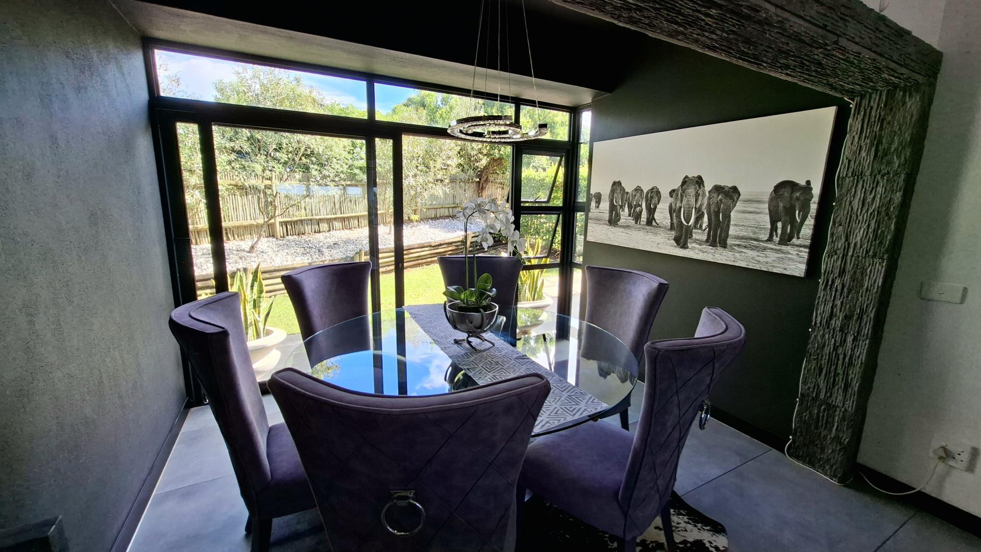 Dining Room of property in Palm Lakes Family Estate