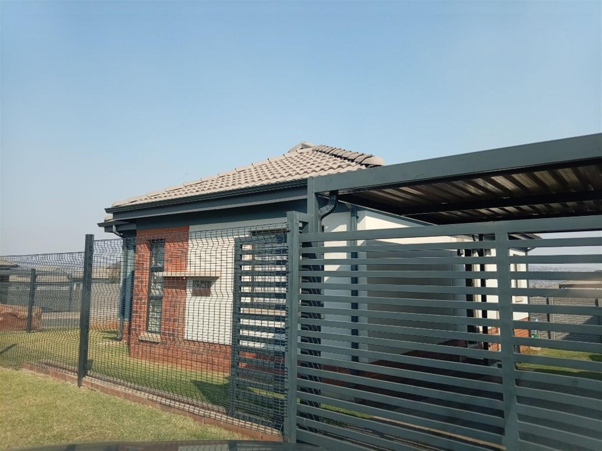 Front View of property in Lotus Gardens