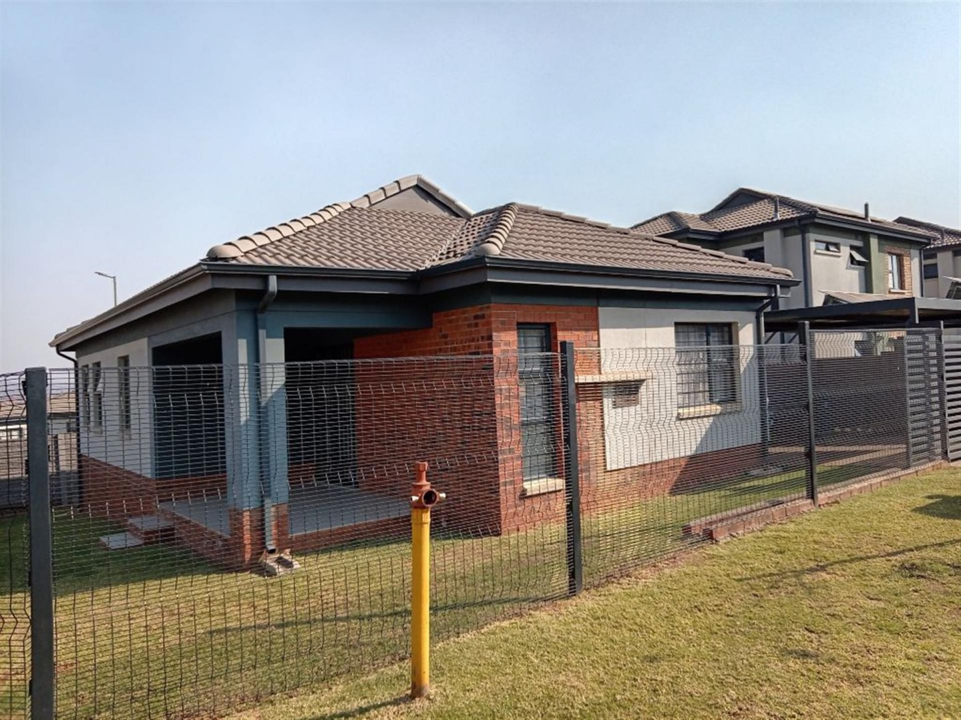 Front View of property in Lotus Gardens