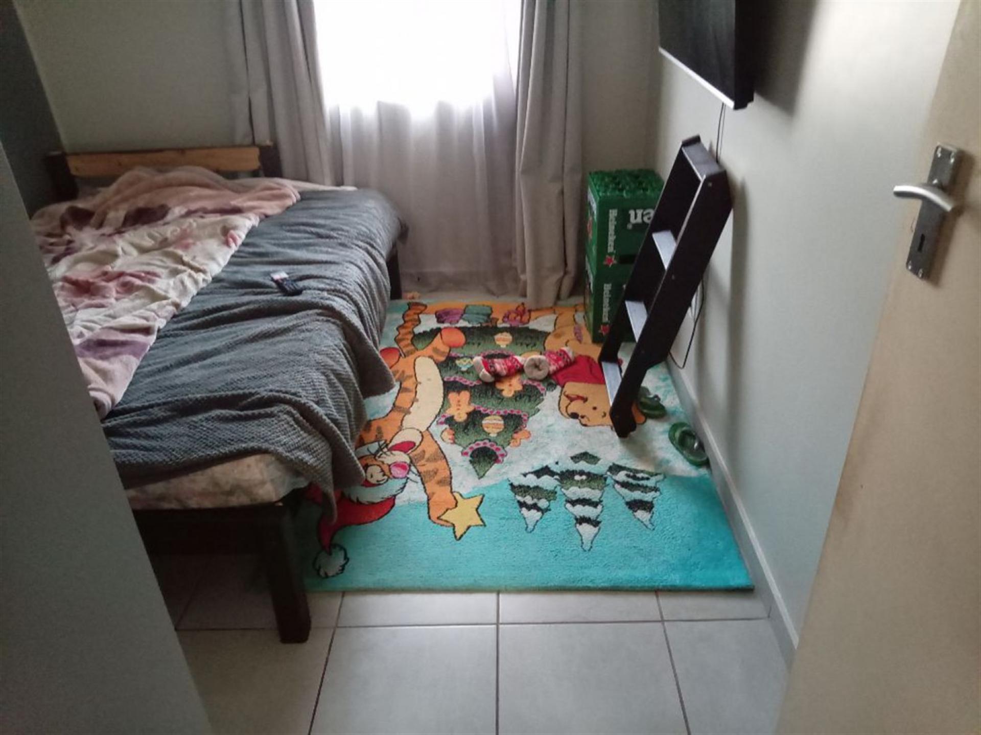 Bed Room 1 of property in Lotus Gardens