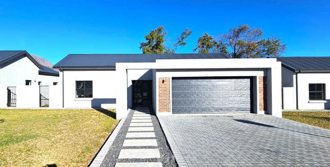 3 Bedroom House for Sale For Sale in Paarl - MR703185