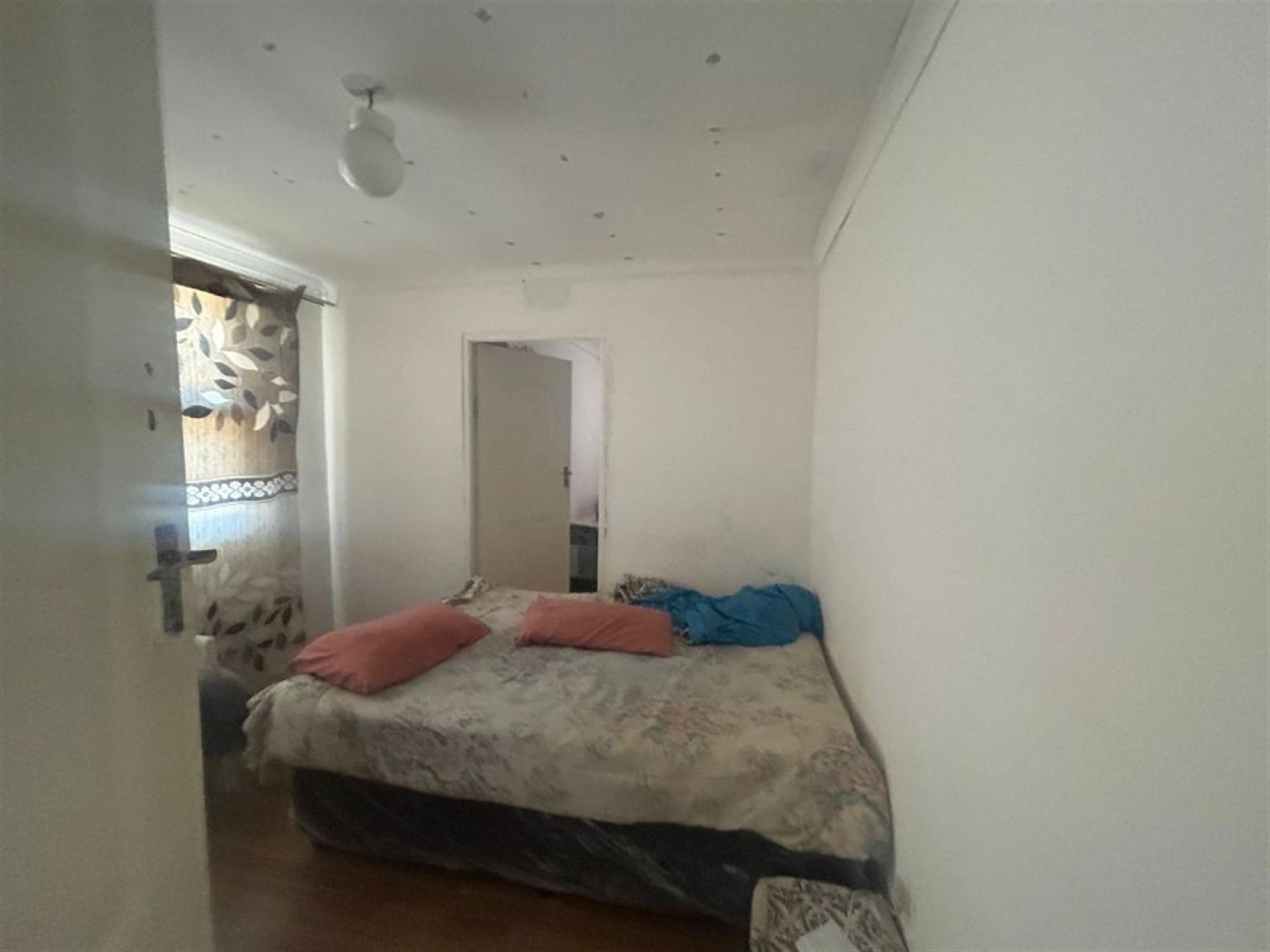 Bed Room 1 of property in Ibhayi (Zwide)