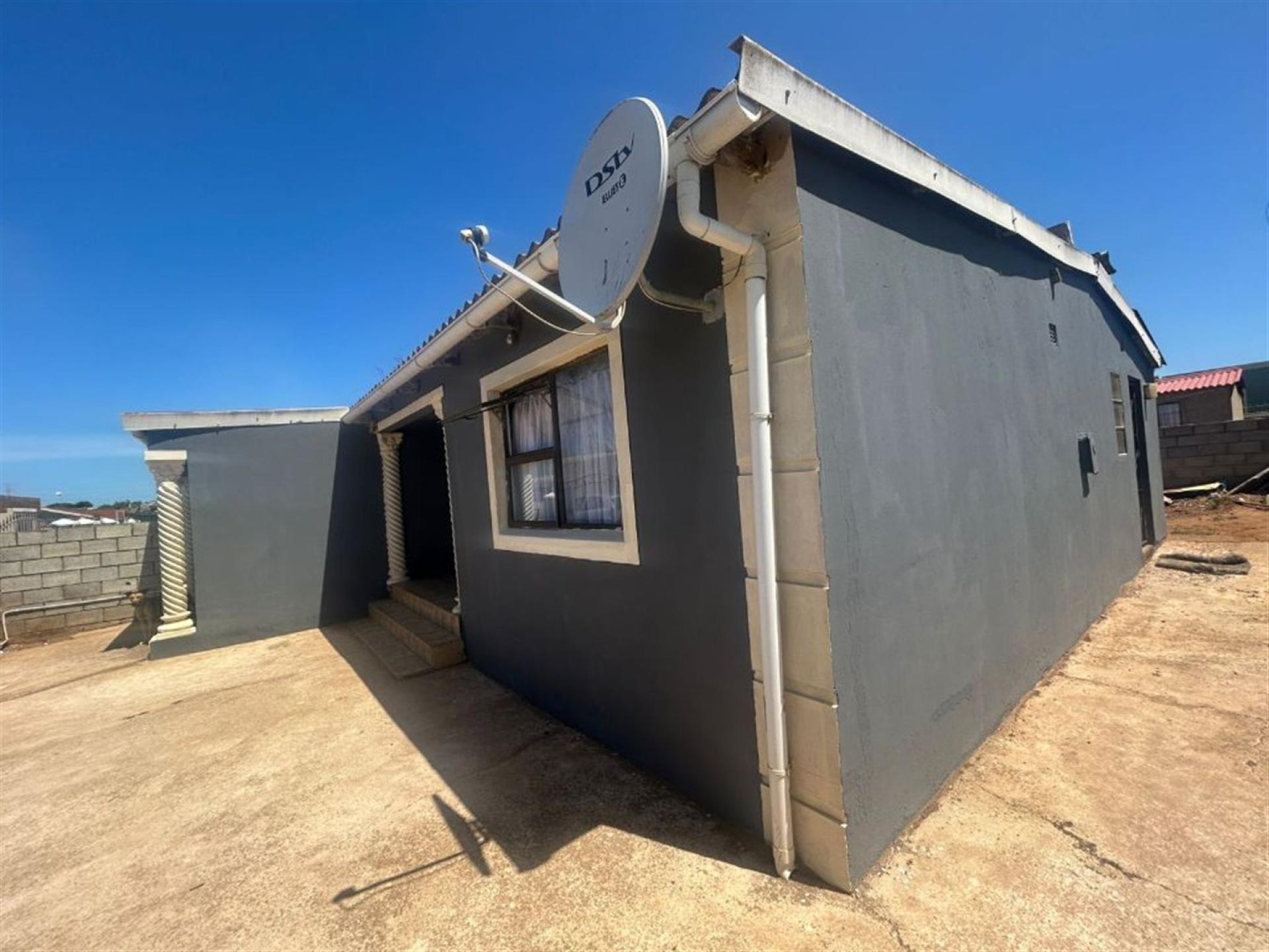 Front View of property in Ibhayi (Zwide)