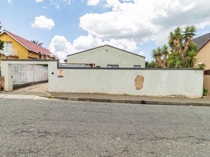 3 Bedroom House for Sale For Sale in Sophiatown - MR703204