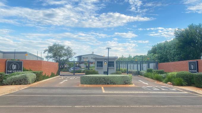 3 Bedroom Cluster to Rent in Olympus - Property to rent - MR703231