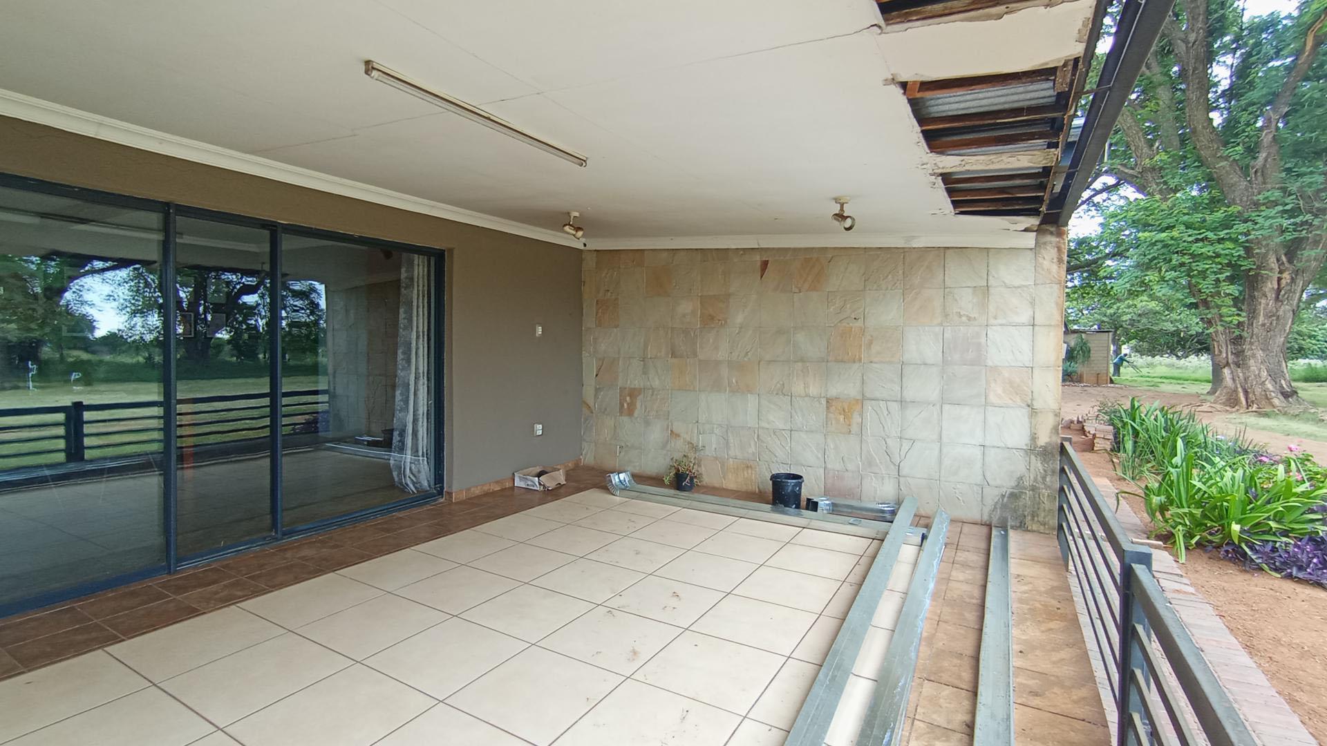 Patio - 28 square meters of property in Soshanguve