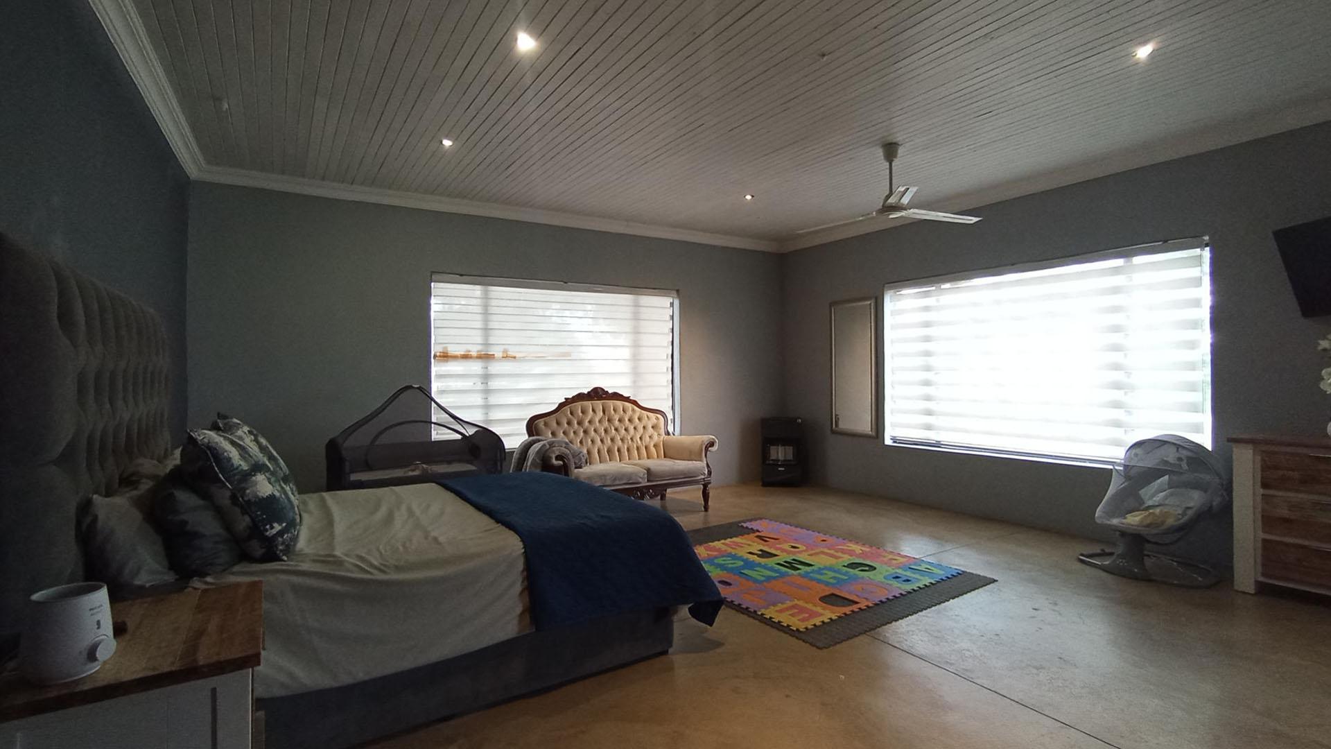 Main Bedroom - 59 square meters of property in Soshanguve