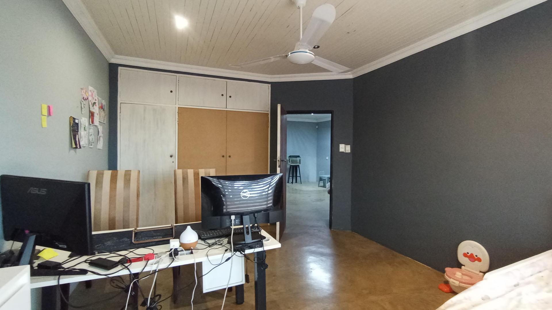 Bed Room 1 - 19 square meters of property in Soshanguve