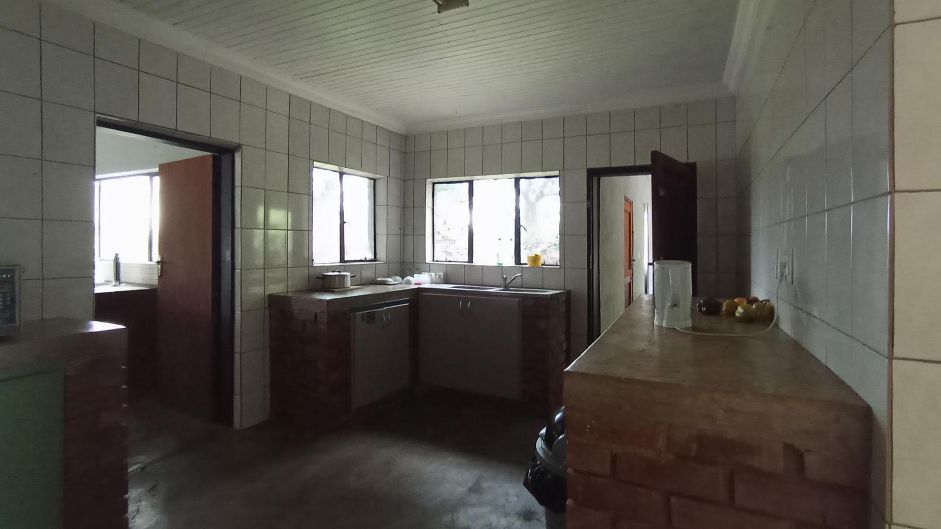 Scullery - 32 square meters of property in Soshanguve