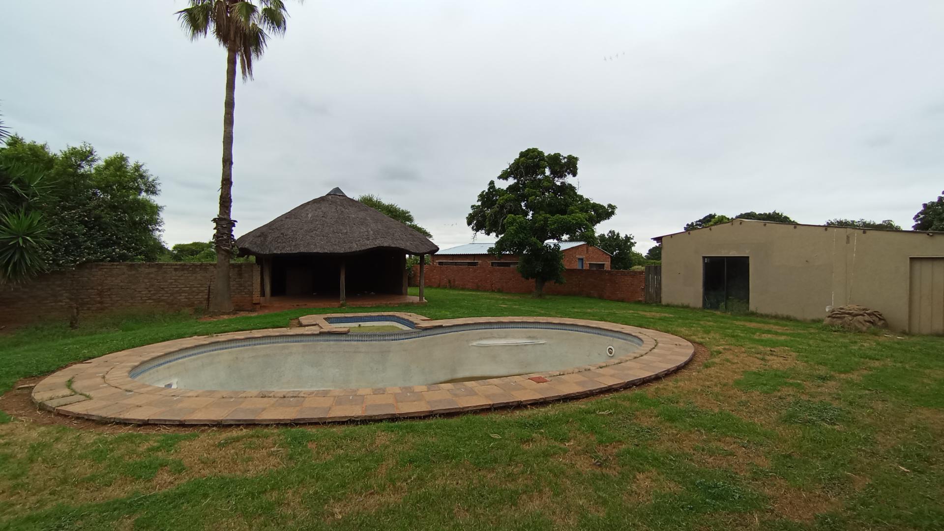 Backyard of property in Soshanguve