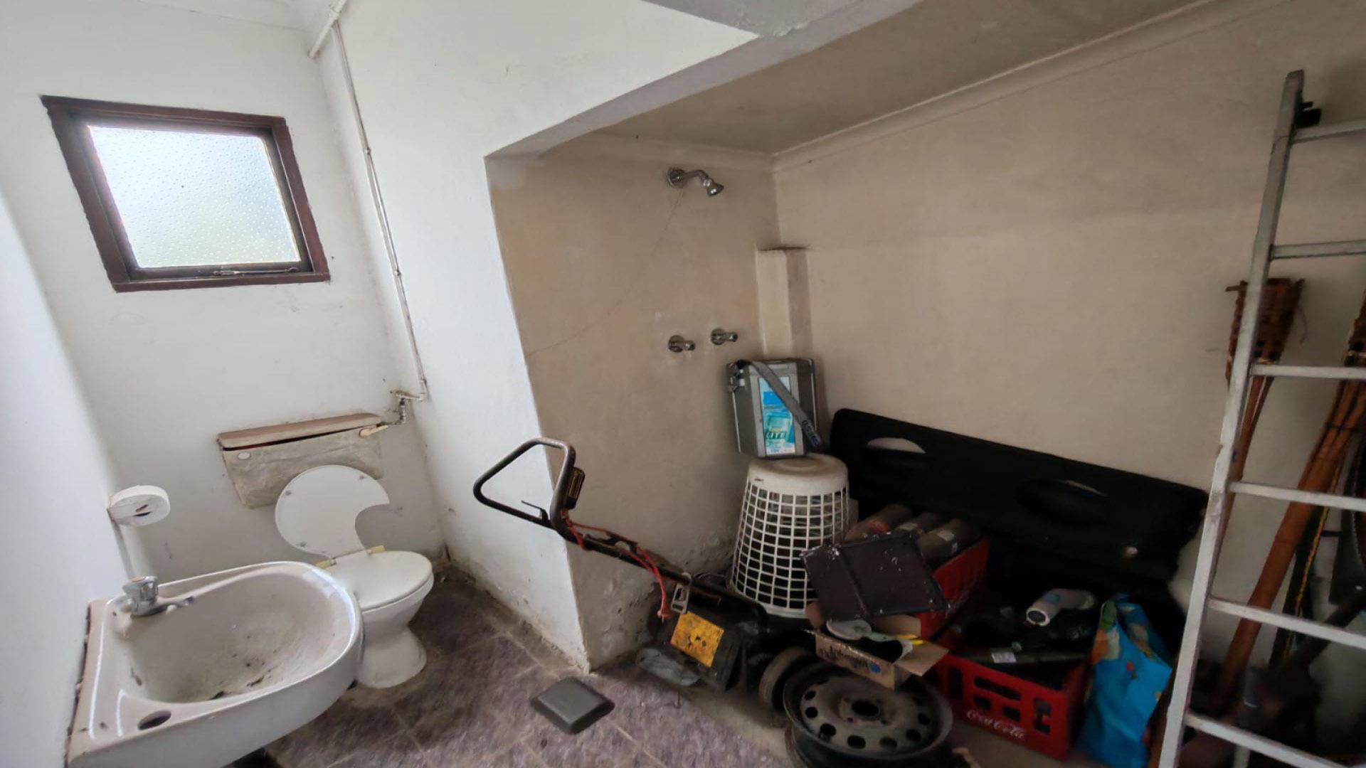 Spaces - 11 square meters of property in Hillary 