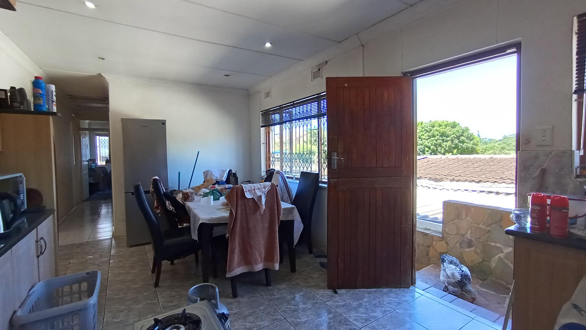 Dining Room - 12 square meters of property in Hillary 