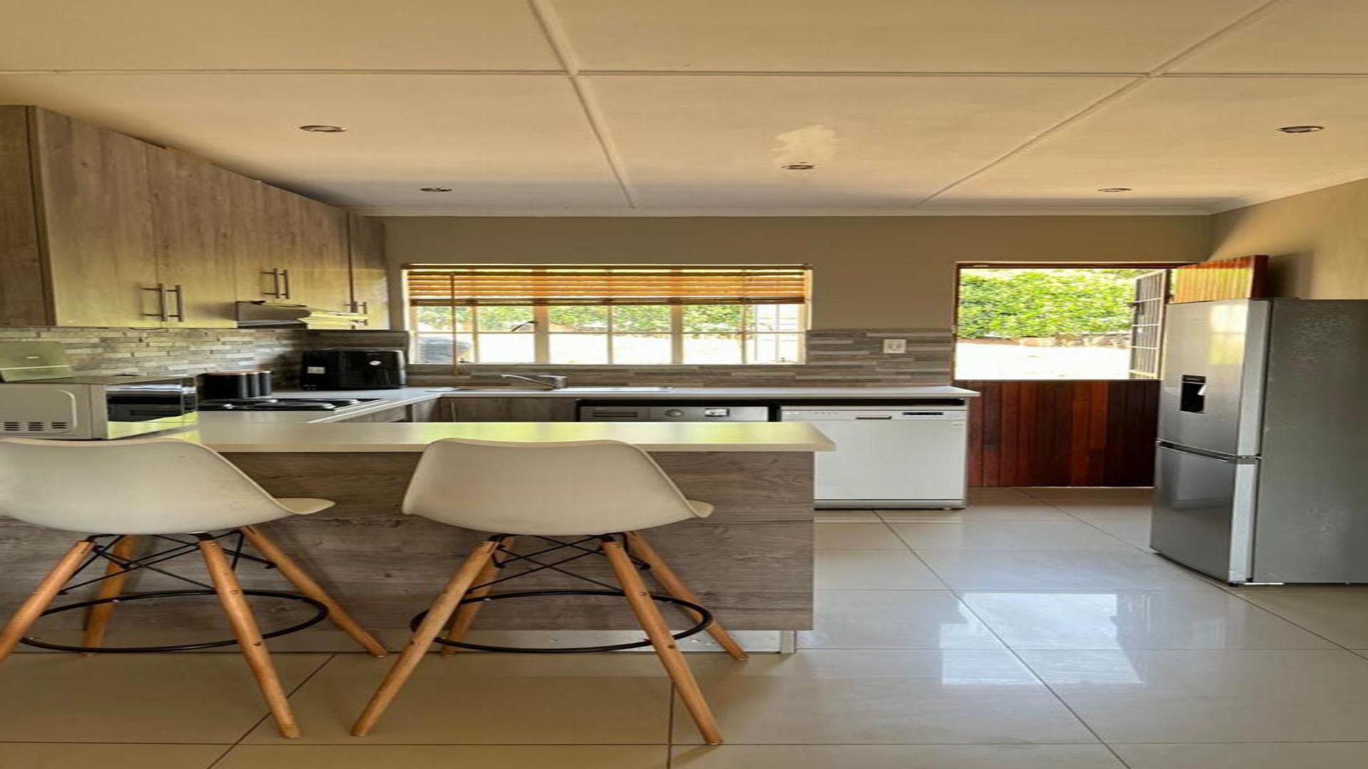 Kitchen of property in Lincoln Meade