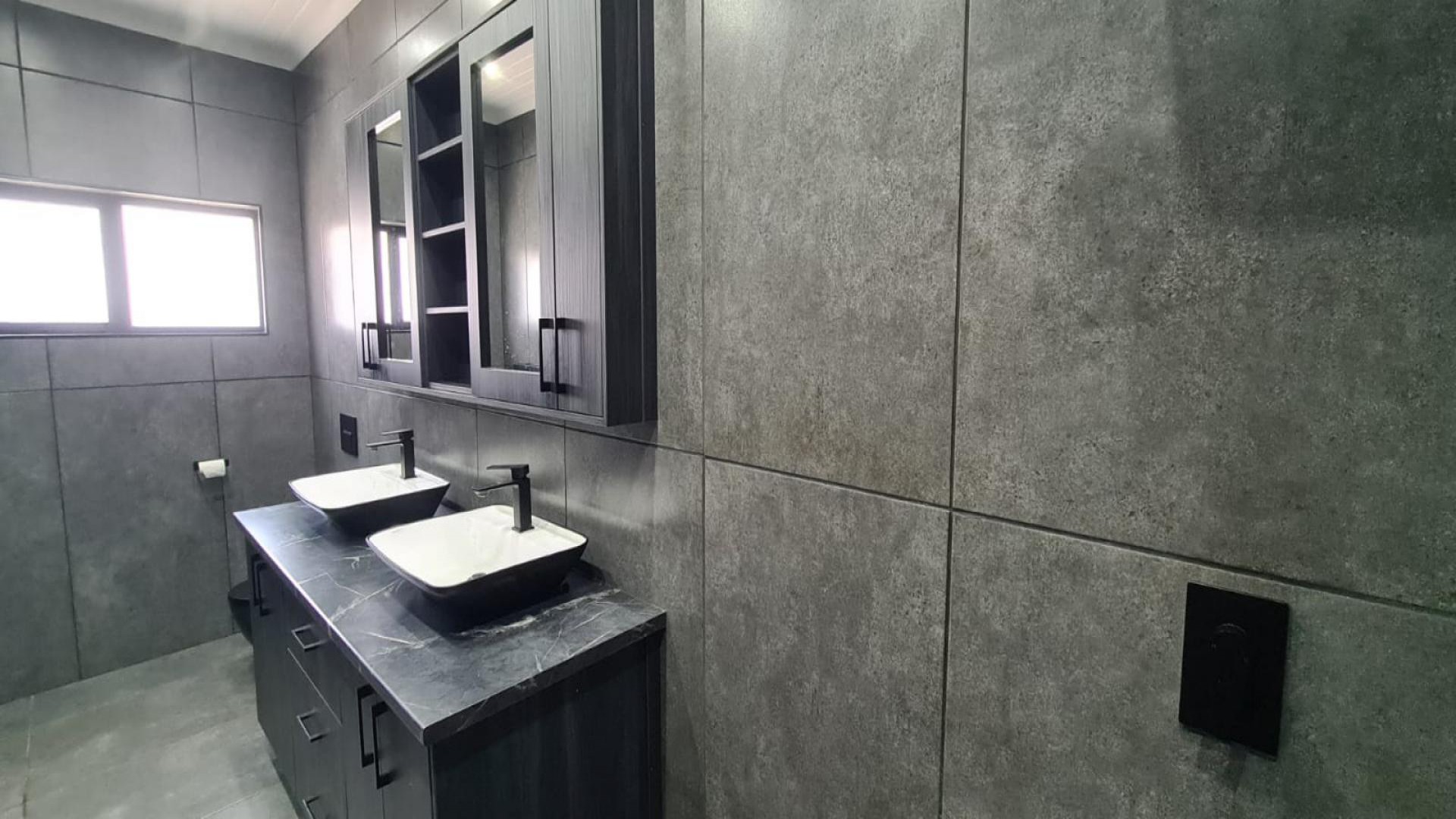 Bathroom 1 of property in Kimberley