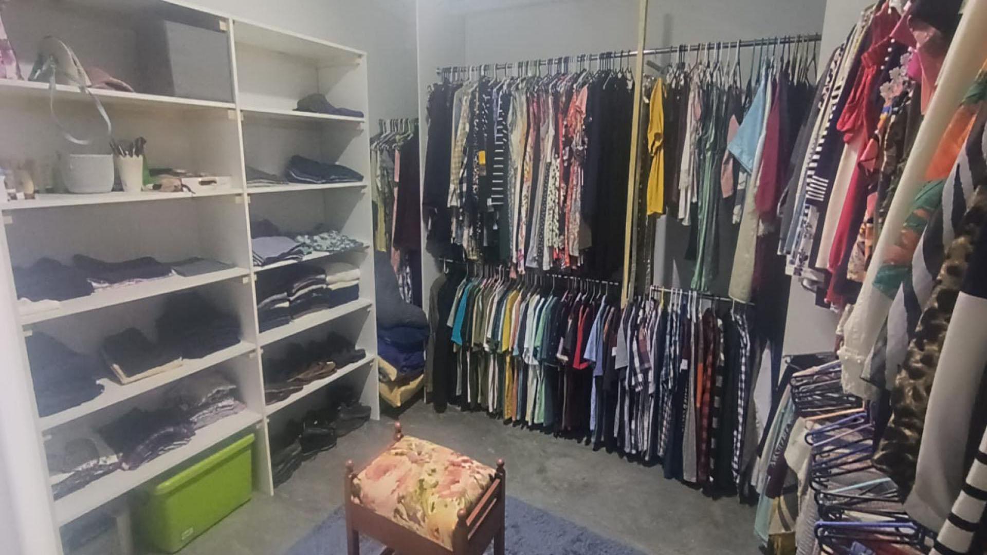 Main Bedroom of property in Jacobs Bay